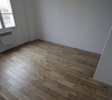 J'aime son rendu "vintage" (les n?uds ont néanmoins été rebouchés à la pâte à bois :-) )