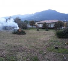 Et apr&egrave;s deux dimanches de dure labeure (mon mari et moi) voil&agrave; le r&eacute;sultat !
On a fini ext&eacute;nu&eacute;s mais &ccedil;a en valait la peine !