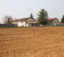 Notre terrain vu de notre entr&eacute;e