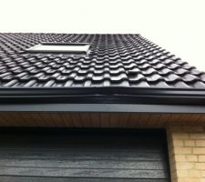 Gouttière abimée par les ouvriers mais sera changée ;-)