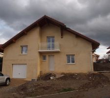 Maison crépie avant remise des terre en place