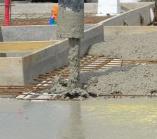 J'adore le bruit et l'aspect du béton qui se dèverse