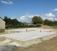 La même dalle 24h plus tard.
On va pouvoir se projeter un peu et déambuler dans nos futurs locaux viurtuels.