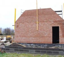 Pignon cot&eacute; garage fondation carport