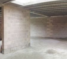 Int&eacute;rieur de la maison vu du garage