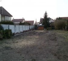 Terrain apr&eacute;s le netoyage et dessouchage.