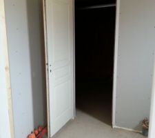 Cellier vers le garage