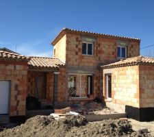 Vue ext&eacute;rieur de la maison avec le sika pour l'imperm&eacute;abilisation