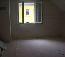 Nettoyage de la chambre qui servait de dépôt