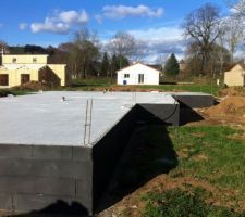 Dalle coulée   enduit hydrofuge en place