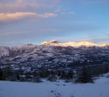 Coucher de soleil sur notre terrain, vue de la vallée