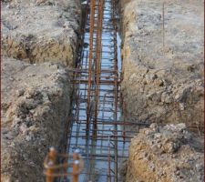 De l'eau en fond de fouilles