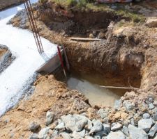 3 jours apr&egrave;s. On a toujours de l'eau. Une source probablement.