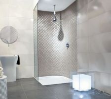 Salle de bain enfant carrelage sur mur en 20*60