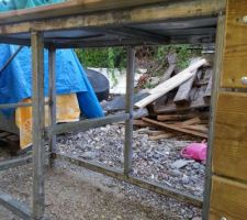 Bricolo du dimanche :
j'ai rajouté un étage en plus dans l'habitacle principal.