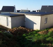 Maison vue du nord, suite à la pose des descentes de gouttières