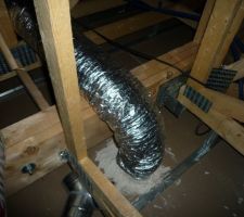 Bouche de distribution d'air chaud de la cheminée