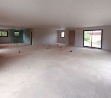 Mise en place de l'isolation, les 3/4 de la maisons