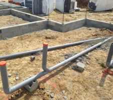 Les évacuations initiales, modifiées depuis afin de sortir au plus vite de la construction.