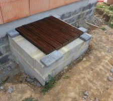 Trappe courette anglaise   pierre (&agrave; poser)