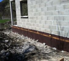 Delta MS sur enduit bitumeux