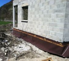 Delta MS sur enduit bitumeux