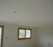 Les spots au plafond