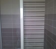Fond de douche pas du tout symétrique ...