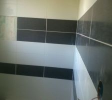 Carrelage mural salle de bain étage