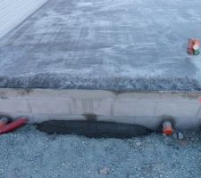 Trou rebouché etemplacement porte de garage rognée !