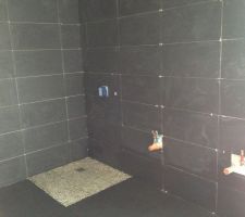 Salle de bain presque termin&eacute;e.