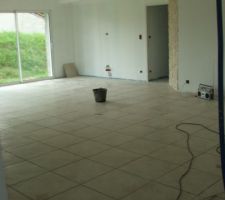 Carrelage sejour quasiment fini