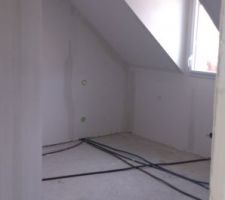 Entr&eacute;e chambre 2, &agrave; l'&eacute;tage.