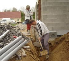 Pose évacuation des drains de fondation
