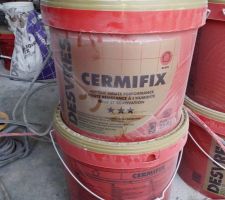 La colle de la faience