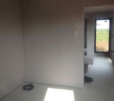 Vu du bureau depuis la porte vitr&eacute;e
