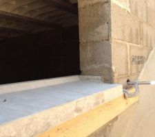 Béton des fenêtres du garage