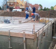 Mise en place du coffrage pour l'escalier