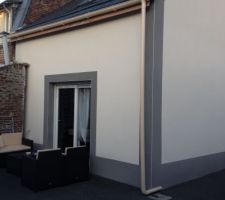 Voici ou je voudrai implanter mon agrandissement de 16 metres carr&eacute; accol&eacute; a la maison ouvert sur la bai vitr&eacute;e