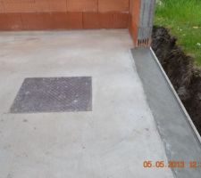 Trappe d'acces vide sanitaire et rebord porte de garage