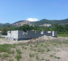 VUE SUR LA PARTIE ARRIÈRE QUI MONTE.... AVEC VUE SUR L?ARDÈCHE...