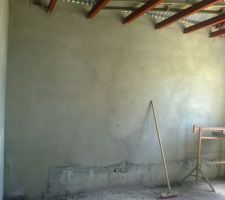 Crépissage de la chambre fille en cours