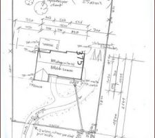 Implantation sur le terrain. 
Pour info, le terrain représenté n'est pas complet. La parcelle sur le plan fait 1600 m² mais notre terrain fera au total 2500 m²