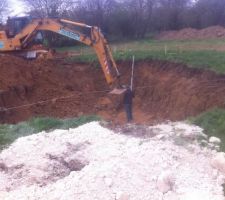 Démarrage des gros travaux, on creuse pour le sous sol