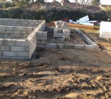 Les rang&eacute;es du vide sanitaire sont mont&eacute;es