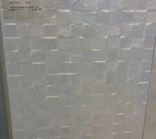 Faïence de la salle de la bain à l'étage