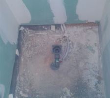 Pose du siphon pour faire la douche à l'italienne