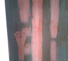 Peinture primaire d'accroche dans la douche