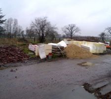 Livraison du materiel pour les fondations le 28 decembre 2012