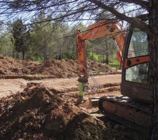 Brise roche hydraulique en action